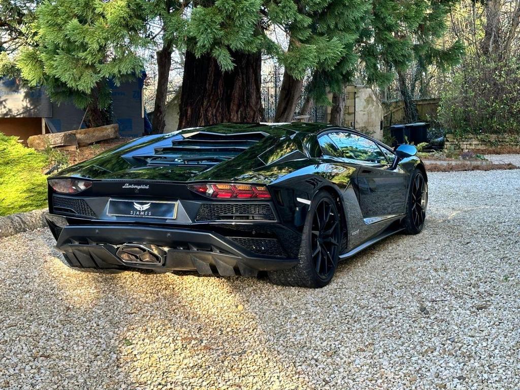 Lamborghini Aventador